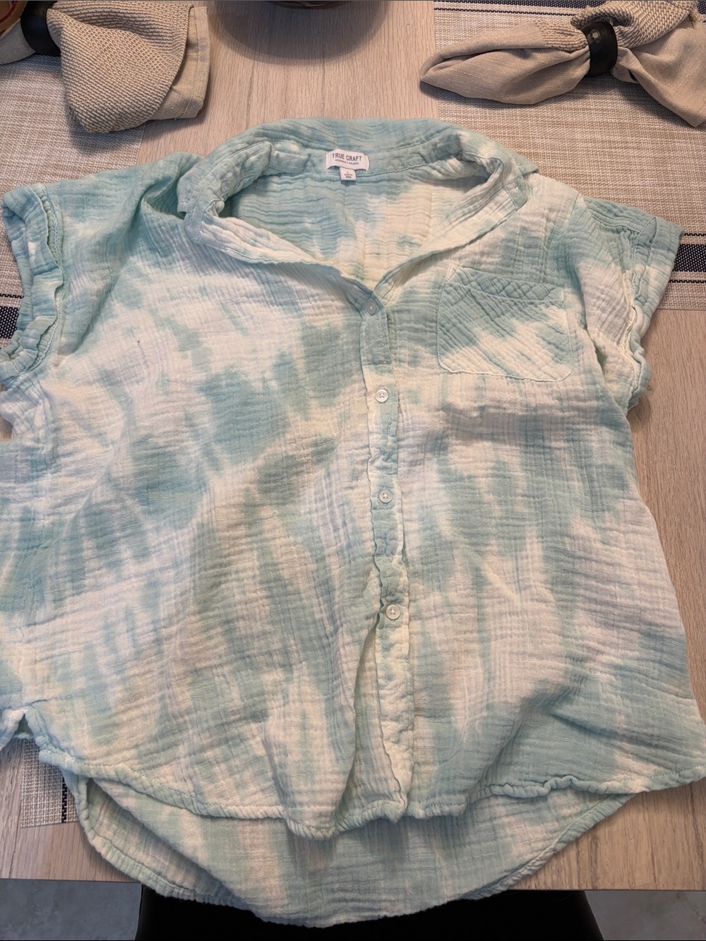True Craft Mint Green Tie-Dye Button-Front  shirt 100% cotton.